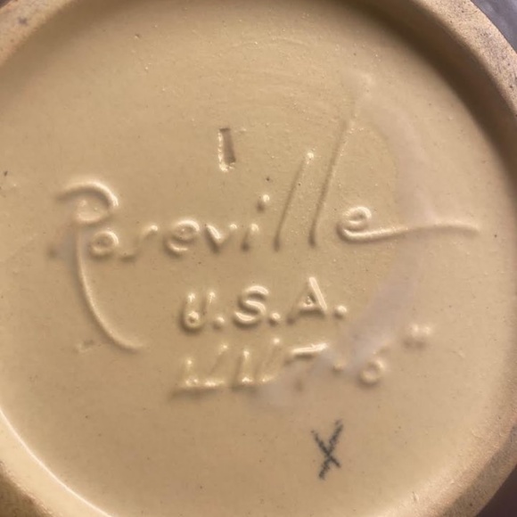 Roseville Pottery #447-6  Brown Terra Cotta 2 handled Magnolia Bowl, 194… - Picture 7 of 7